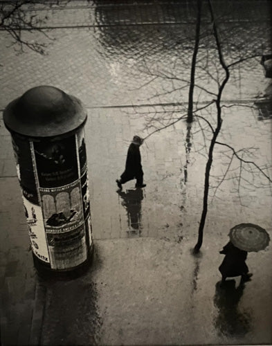Unknown Photographer - Regenwetter, Hamburg, 30er Jahre